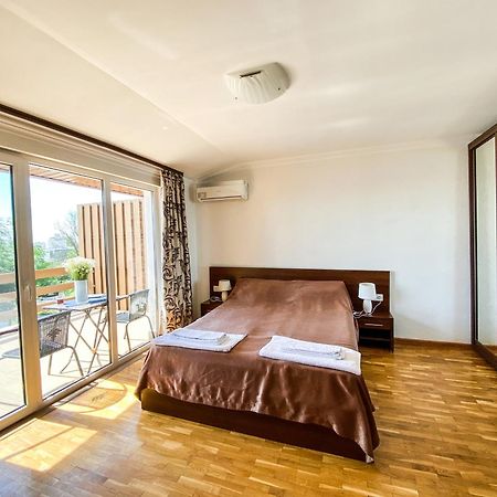 Shpinat Hotel Odesa Exterior photo