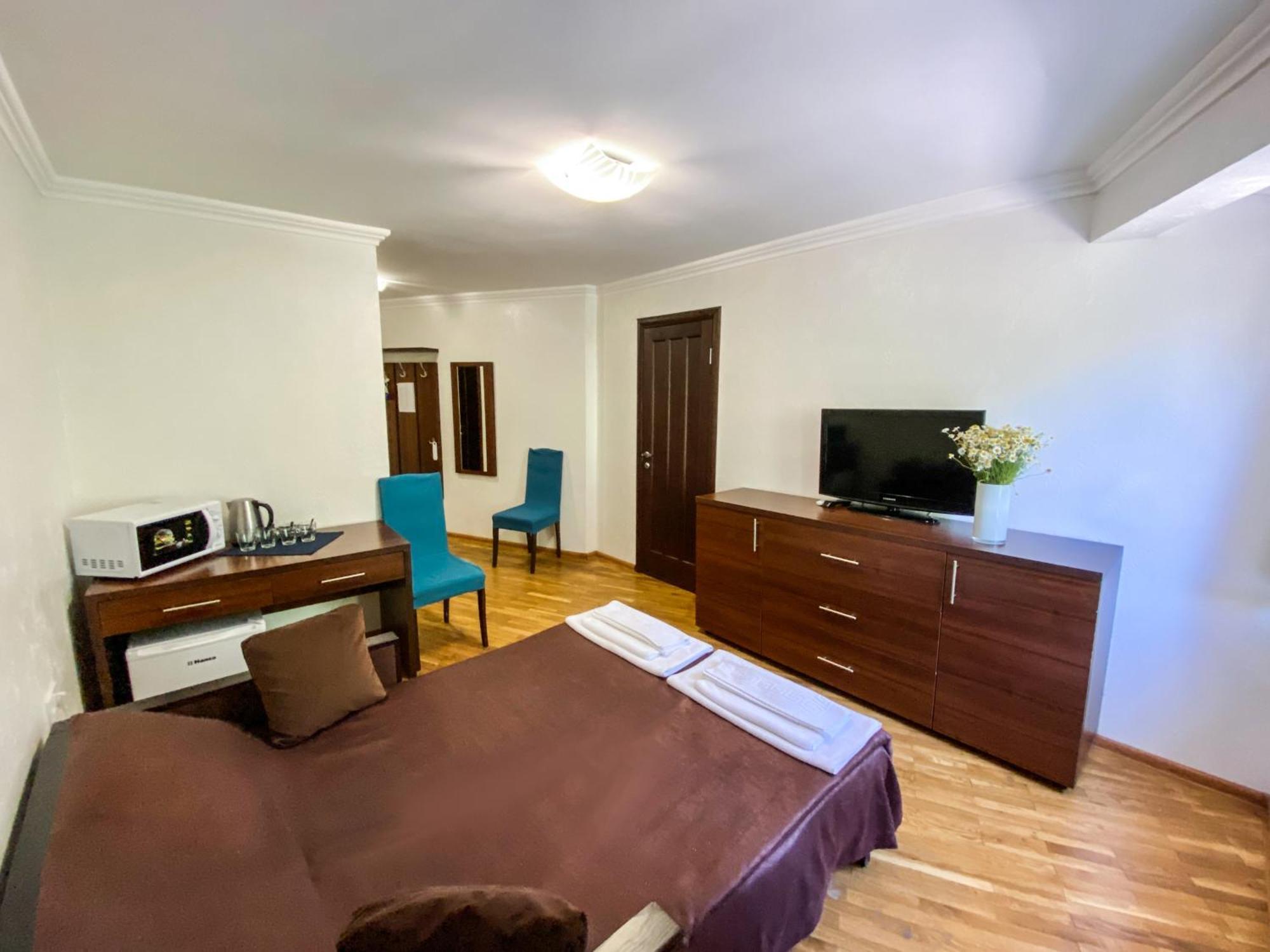 Shpinat Hotel Odesa Exterior photo