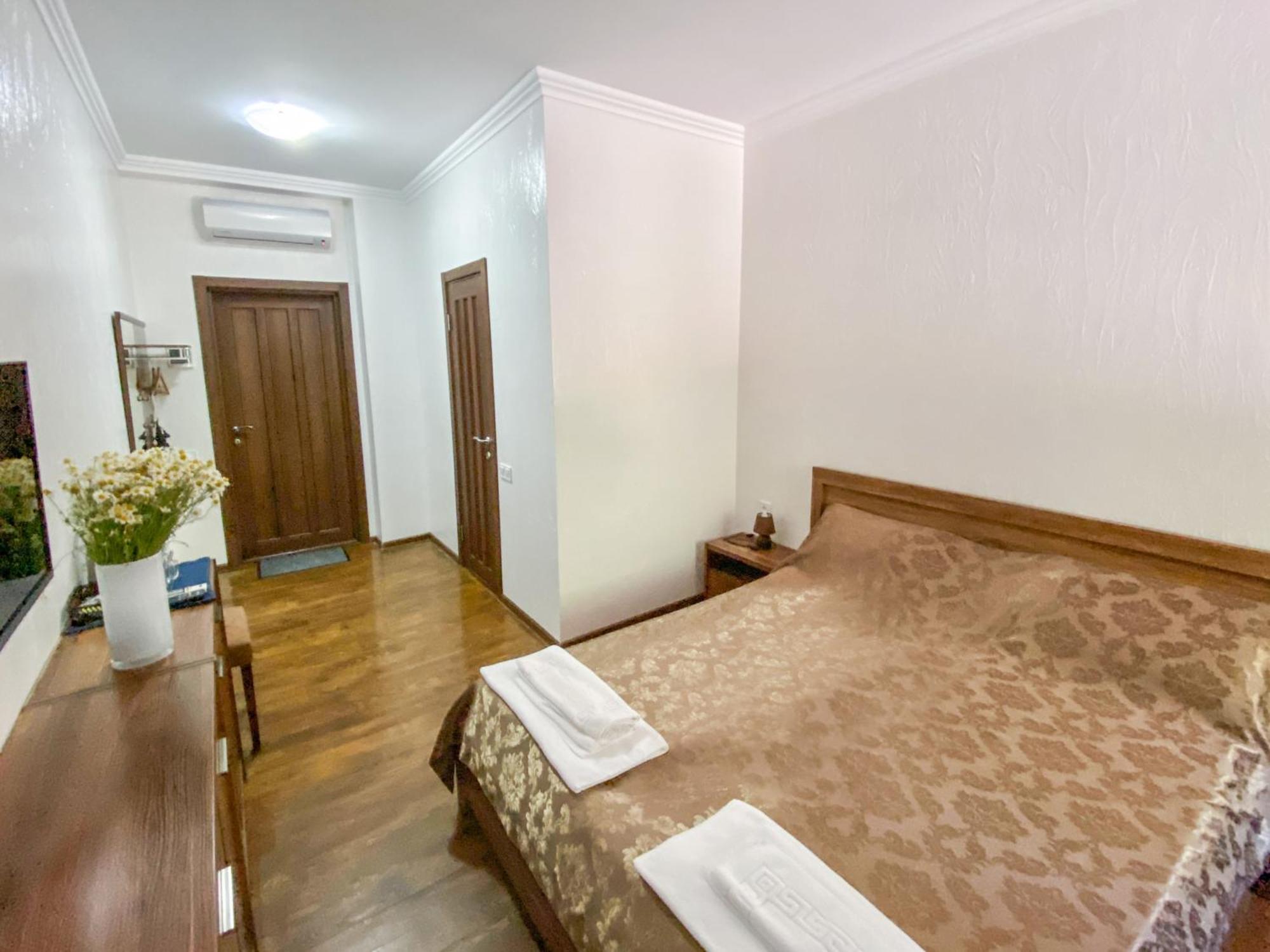 Shpinat Hotel Odesa Exterior photo
